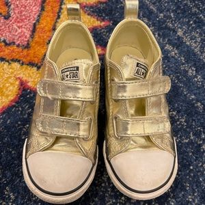 converse toddler girls. Gold color that matches everything!
